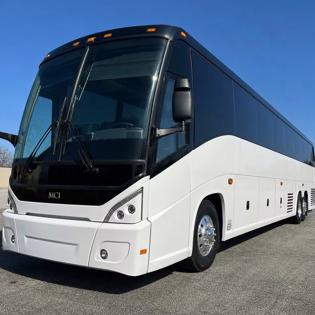 choose the right bus for your menifee airport shuttle and never overpay
